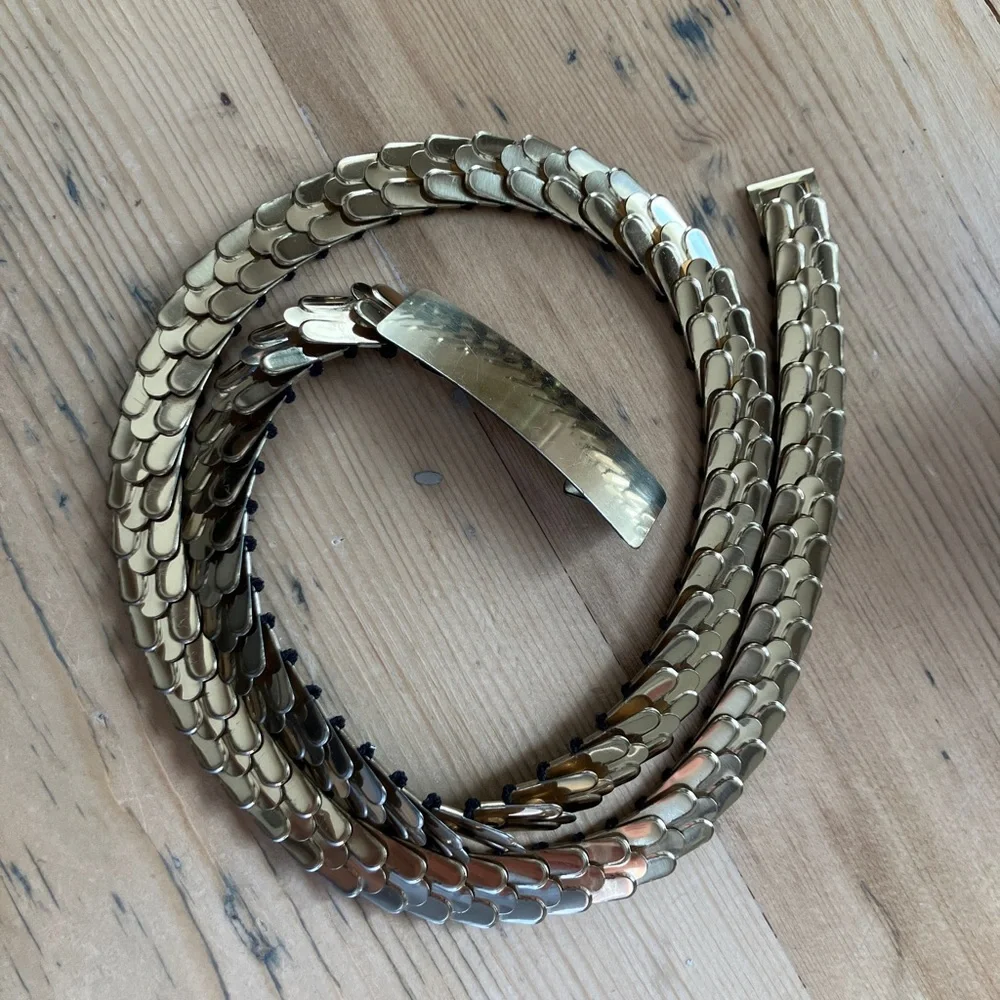 Vintage 80s Belt Gold Tone Stretch Metal Fish Scales/Snake Belt